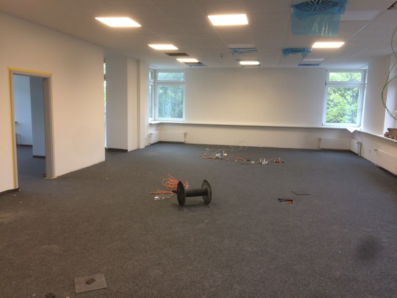 Inbetriebnahme einer DALI Beleuchtungssteuerung mit KNX im Bürogebäude